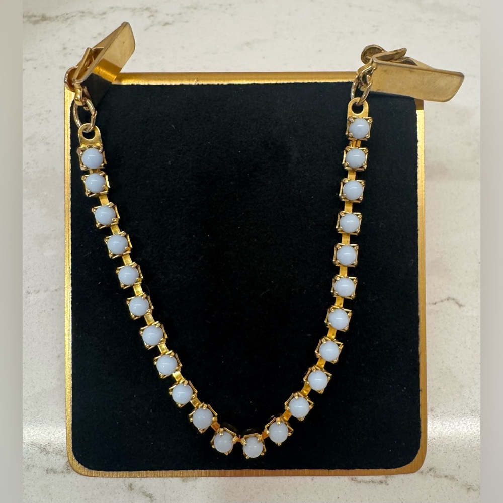 Vintage Sweater Clip w/ Gold tone & White Moonglow Beads 🌙✨ Mid-Century Classic